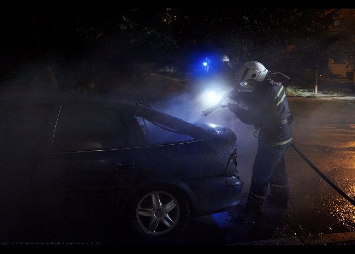 На стоянке в Севастополе ночью сгорел автомобиль