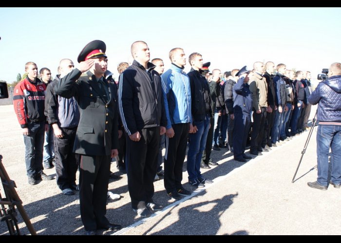 В Крыму первые 57 призывников отправились на службу
