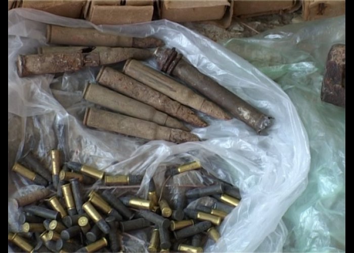 Грибник нашел в лесу возле Ялты схрон оружия