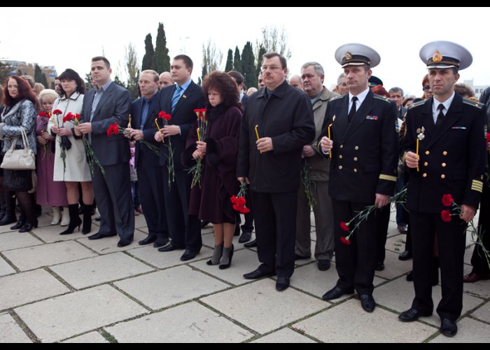 В Севастополе почтили память жертв голодомора и политических репрессий