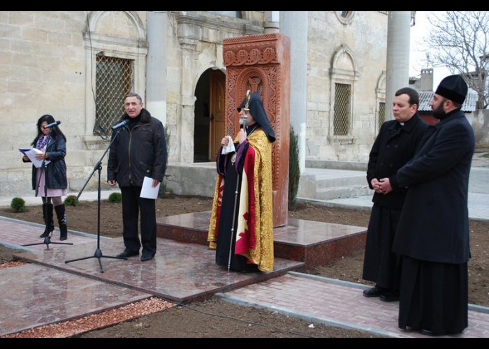 В армянской церкви в Евпатории открыли хачкар