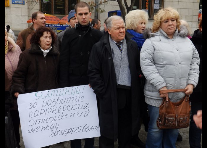 Жители Ялты и Алупки на митингах поддержали политику Президента