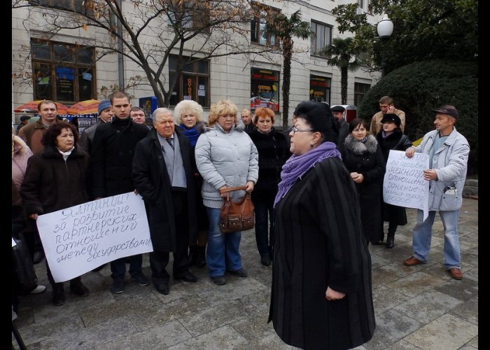 Жители Ялты и Алупки на митингах поддержали политику Президента