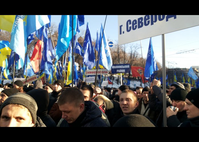 В Киеве наблюдается особое единение участников митинга в поддержку государственного курса