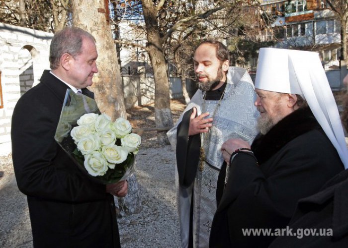 Крымский премьер посетил храм Священномученика Вениамина в Симферополе