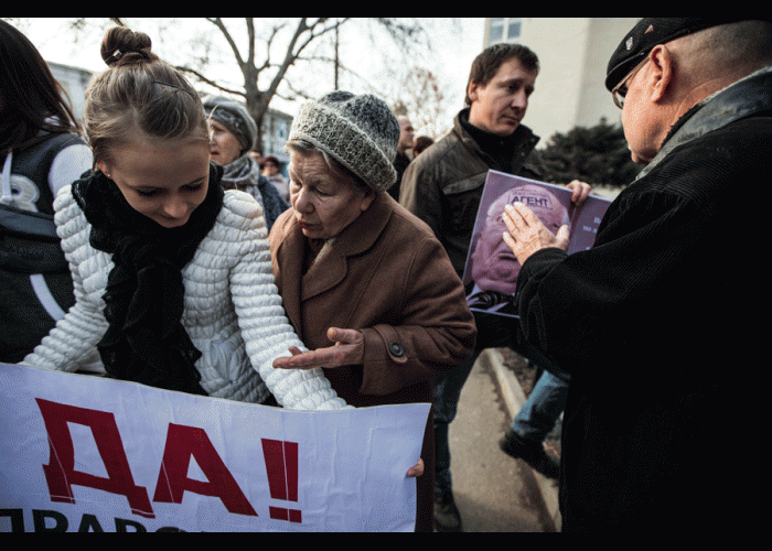 Оппозиции лучше сосредоточиться на работе, а не на критике и организации беспорядков, – крымские активисты