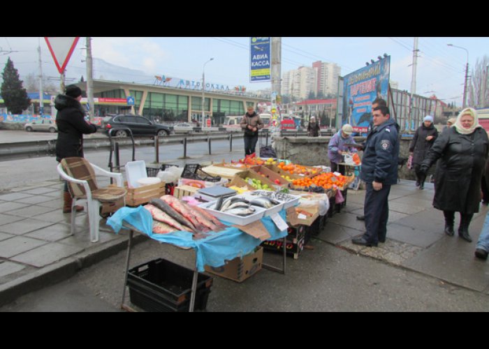 В Алуште прошел рейд по борьбе со стихийной торговлей