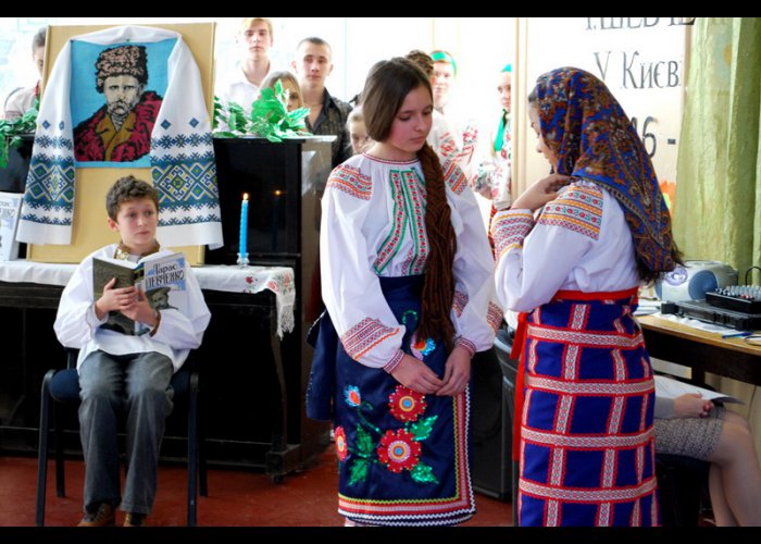 В школах Евпатории проходит акция «Венок Кобзарю»