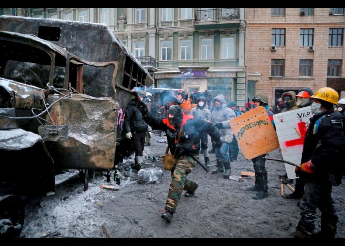 Противостояние в Киеве в фотографиях