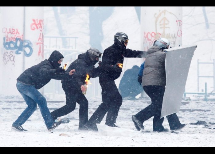 Противостояние в Киеве в фотографиях