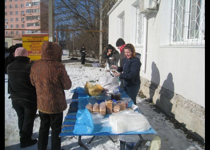 В Феодосии начали раздавать бесплатные обеды