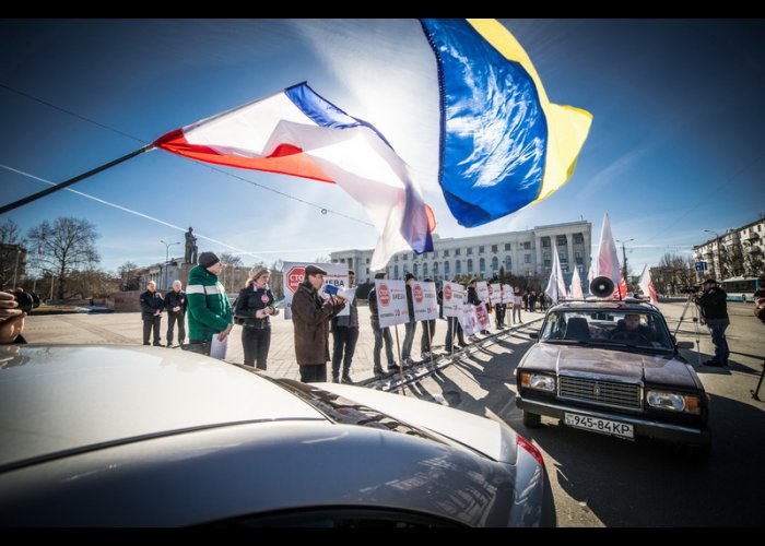 В Симферополе прошел автопробег «Стоп майдан»