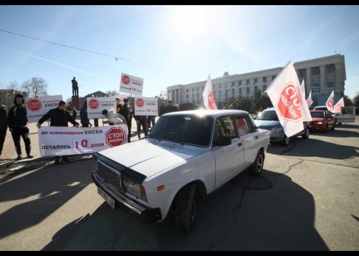 В Симферополе прошел автопробег «Стоп майдан»