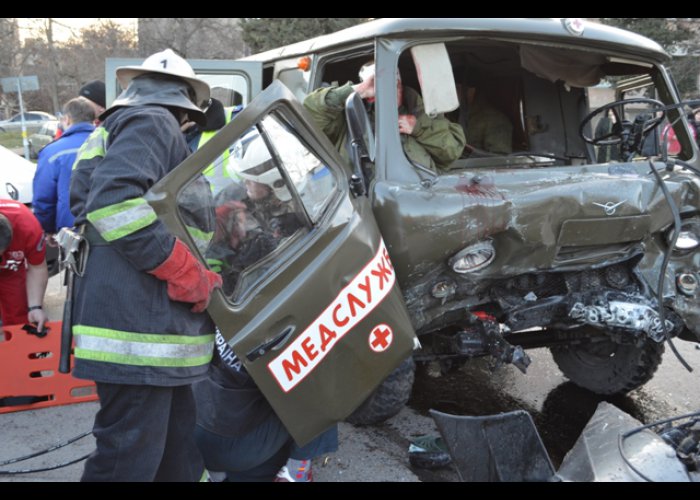 В ДТП в Севастополе погиб человек, еще восемь пострадали   