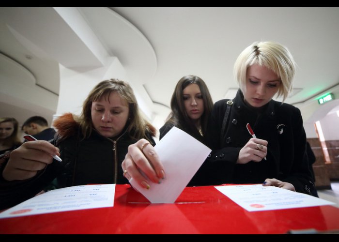 В Крыму студенты голосовали за мир и стабильность