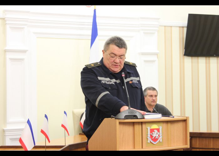 Главы пяти силовых структур Крыма принесли присягу народу