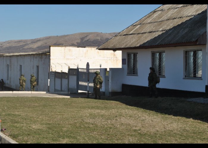 Военная часть в Перевальном заблокирована