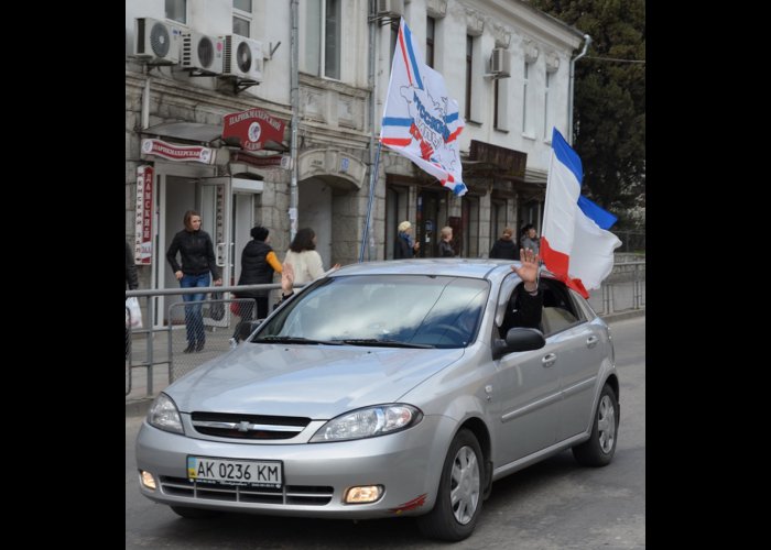 В Ялте состоялся автопробег в поддержку референдума