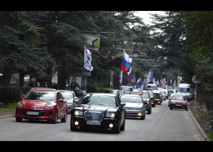 В Ялте состоялся автопробег в поддержку референдума