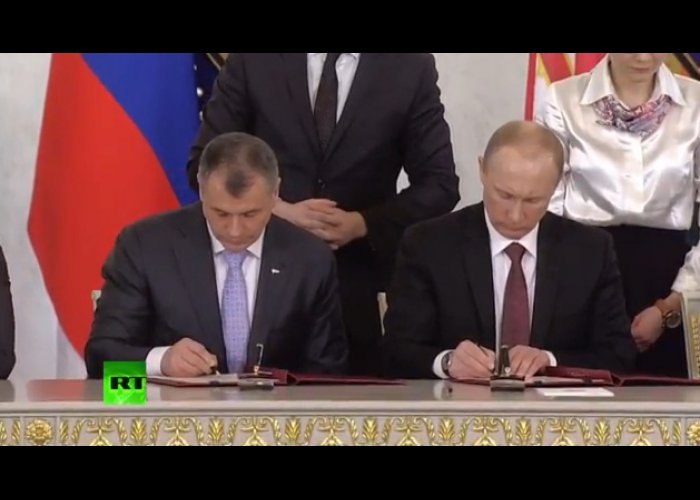 В Москве подписали договор о вхождении Крыма и Севастополя в состав России