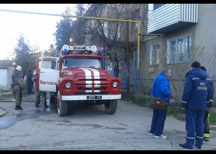 На пожаре в Крыму спасли двух человек