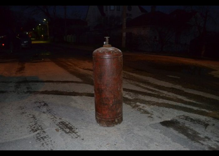 В Севастополе в результате взрыва газа травмировались два человека