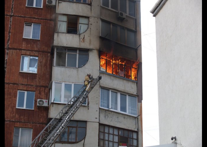 В Симферополе из-за пожара эвакуировали 30 человек