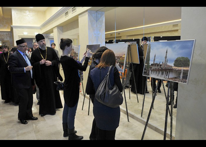 Крымский фотограф представил свои работы на выставке в Москве