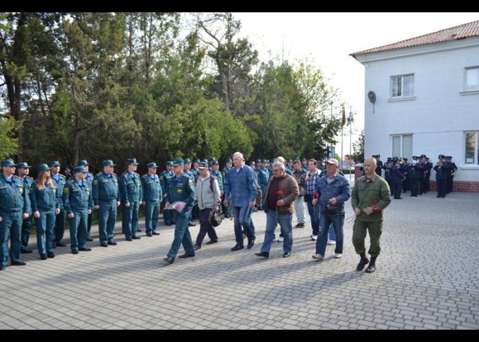 Севастопольские спасатели почтили память погибших коллег