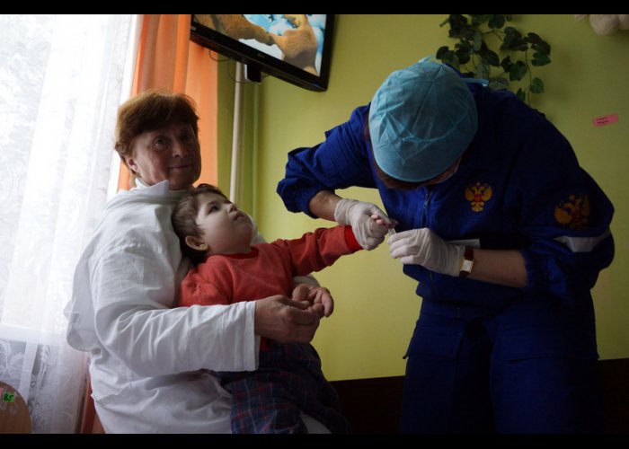 В Крыму продолжается диспансеризация детей-сирот