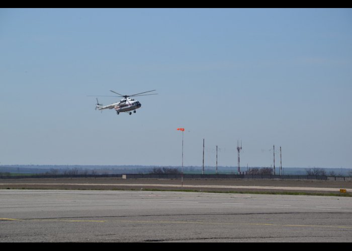 Леса Крыма патрулирует вертолет МЧС 