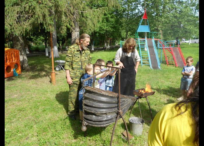 В Строгановском детдоме кузнецы провели мастер-класс