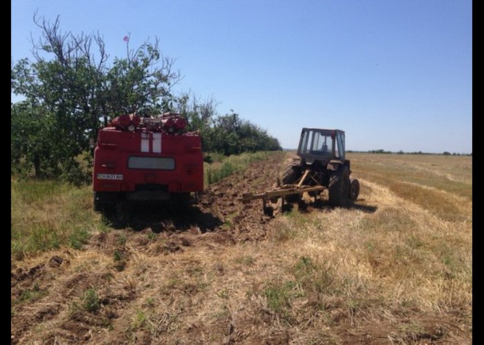 В Севастополе сотрудники МЧС проверили пожарную безопасность мест сбора и хранения урожая