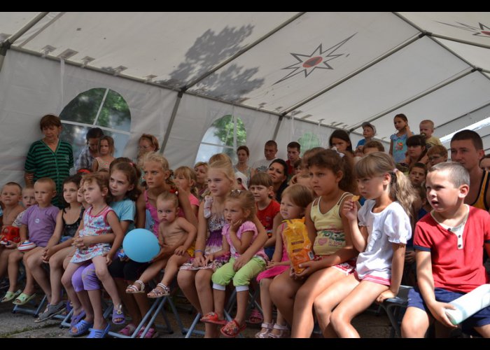 В Крыму устроили детский праздник для беженцев