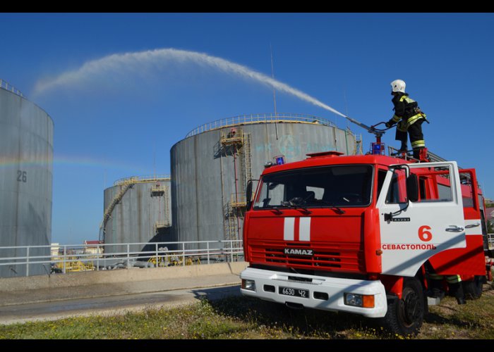 На севастопольской нефтебазе провели учения МЧС