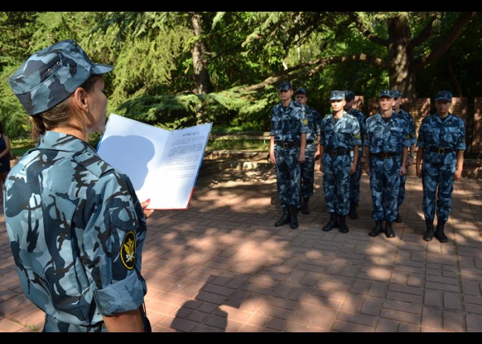 В Симферополе 26 сотрудников уголовно-исполнительной системы приняли присягу