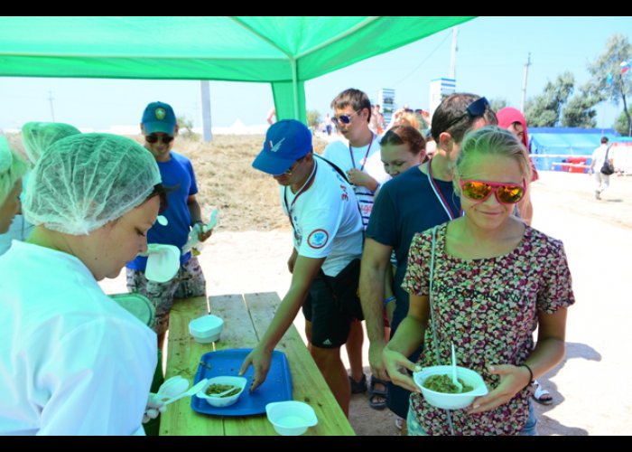 На турслете «Таврида – 2014» развернули полевую кухню МЧС