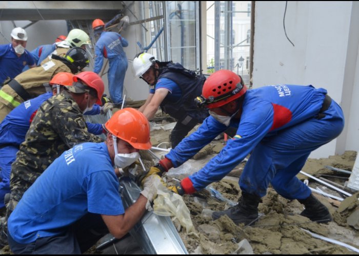 Из-под завалов обрушившегося здания в Севастополе спасли 5 человек