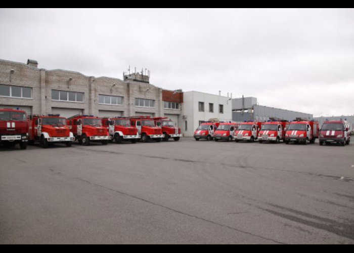 В Симферополь из Санкт-Петербурга отправили 19 пожарных машин 
