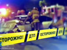 ДТП, В Симферополе автомобилист врезался в дерево