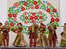 В Севастополе народными гуляниями отметили три праздника
