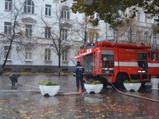 Ливневки, В Севастополе ливнем затопило проспект Нахимова