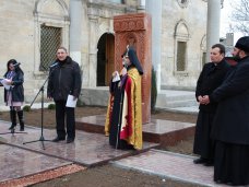 Памятник, В армянской церкви в Евпатории открыли хачкар