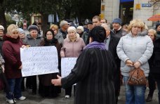 политическая ситуация в Украине, Жители Ялты и Алупки на митингах поддержали политику Президента