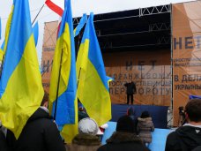 политическая ситуация в Украине, В Киев отстаивать мирное будущее отправилось еще более тысячи крымчан