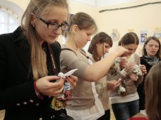 Выставка, В Симферополе открылась выставка новогодних поделок