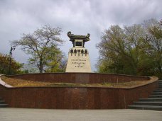 Памятник, В Севастополе на охрану памятников выделено 5,5 млн. грн.
