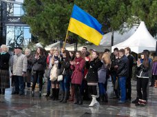 День Соборности, Ялтинцы объединились в живую цепь