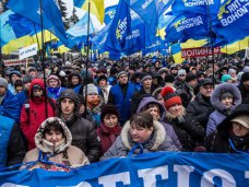 политическая ситуация в Украине, Парламент Крыма призвал Юго-Восток выступить единым фронтом против силового захвата власти