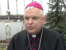 политическая ситуация в Украине, Конфликты в стране нужно решать мирным путем, – епископ